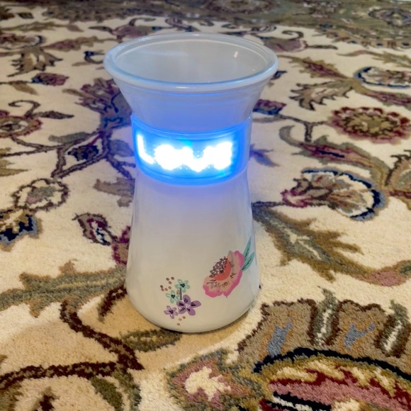 Floral viizzii™ Cinch Vase White With 6 Option LED Display Messages - Picture 1 of 16